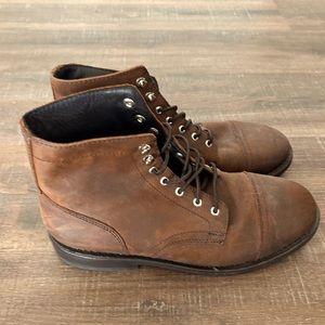 Mens Brown boots.